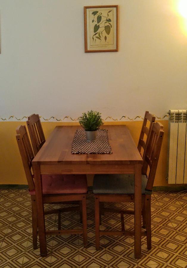 Apartamentos Saltarel-Lo Бесалу Экстерьер фото