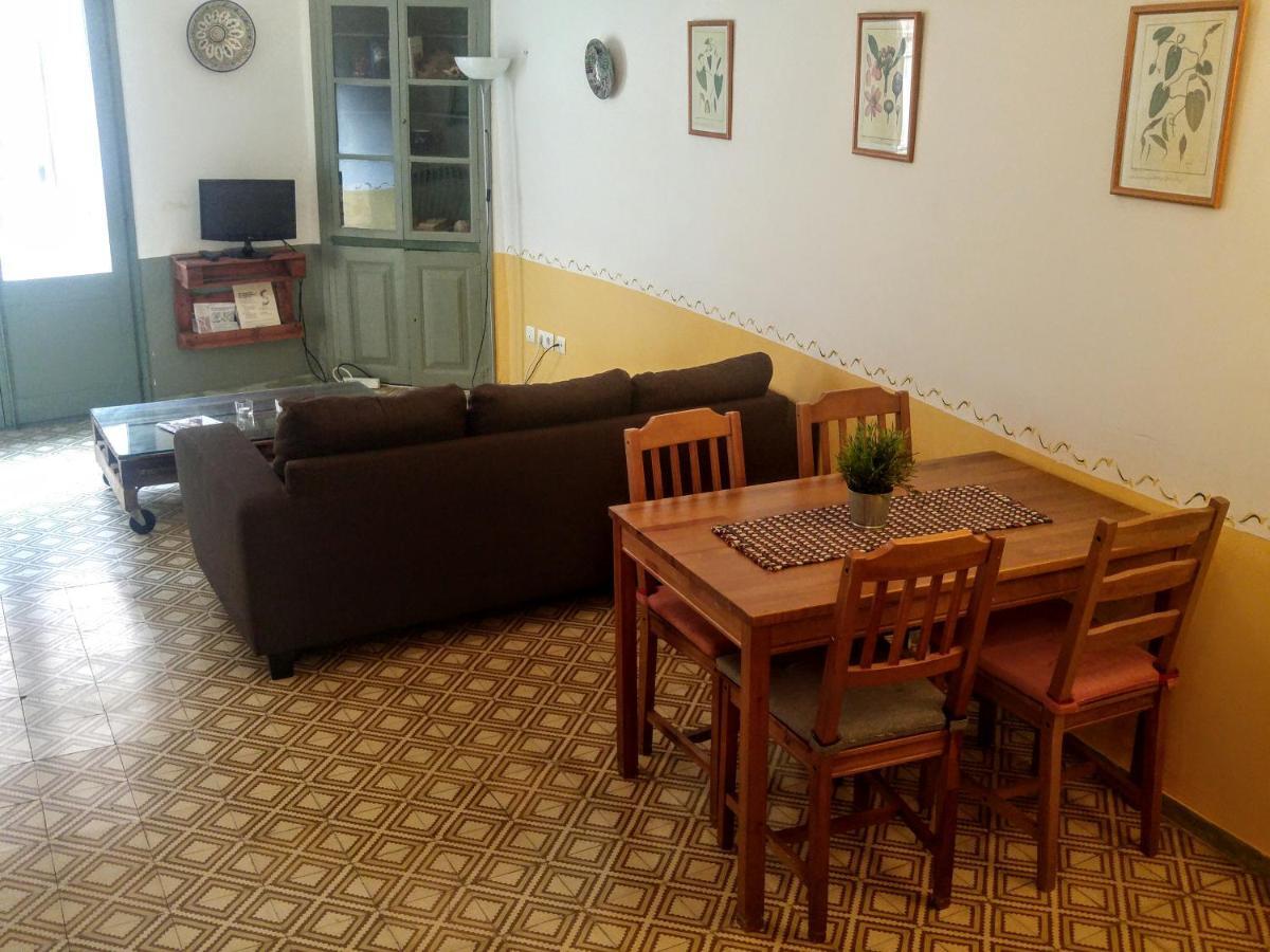 Apartamentos Saltarel-Lo Бесалу Экстерьер фото