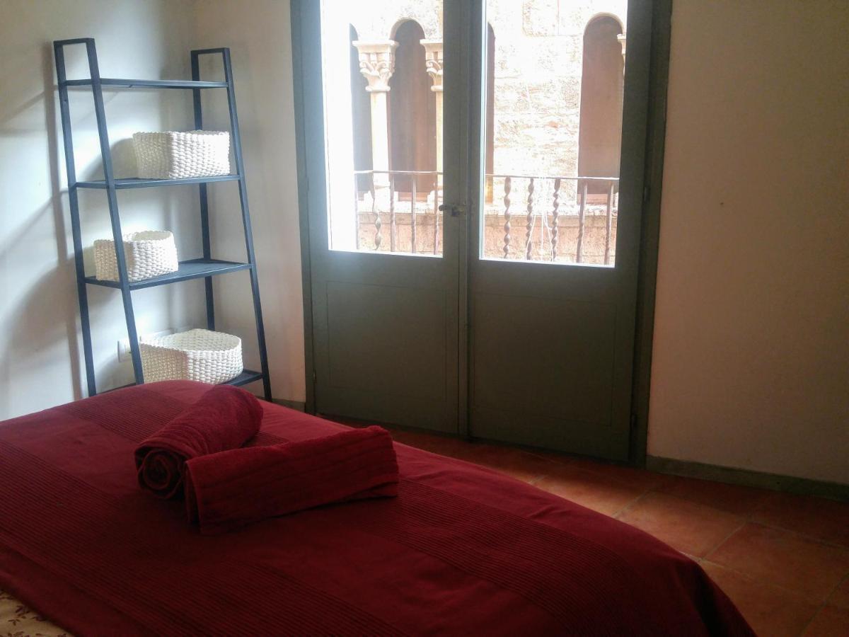 Apartamentos Saltarel-Lo Бесалу Экстерьер фото